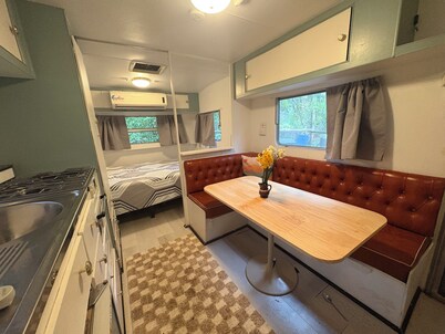 Cozy Stay for 2 in the Lush Surrounds of  Wombat Forrest near Melbourne