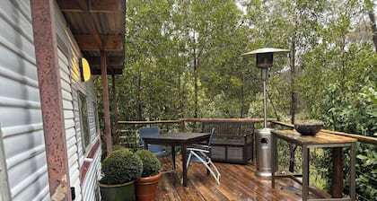 Cozy Stay for 2 in the Lush Surrounds of Wombat Forrest near Melbourne