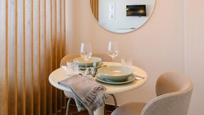 Dining - Apartment 'Air Fair' with Wi-Fi (Düsseldorf)
