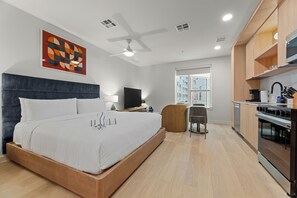 1 bedroom, free WiFi, bed sheets - Pool, Restaurant, Creative Space | Steps from Zilker & Lady Bird (Austin)