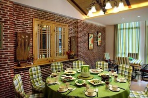 Restaurant - Forest Inn (Hainan University, Zhangzhou Botanical Garden Thermoscience Academy) (Danzhou)