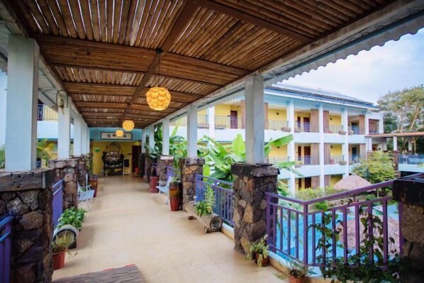 Property grounds - Forest Inn (Hainan University, Zhangzhou Botanical Garden Thermoscience Academy) (Danzhou)