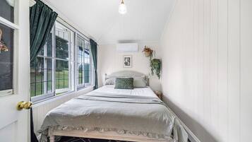 Internet, bed sheets