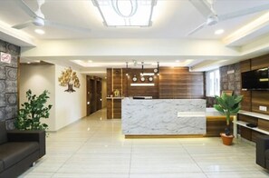 Lobby - Hotel Vishala (Ahmedabad)