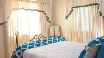 2 makuuhuonetta, silitysrauta/-lauta, internet, vuodevaatteet