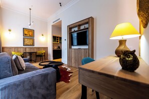 Appartamento Luxury, balcone, vista città | Area soggiorno