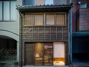 Exterior detail - Itose Machiya House (Kanazawa)