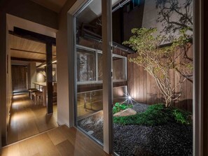 Tradisjonelt hus, 4 soverom, kjøkken, hageutsikt | Innvendig