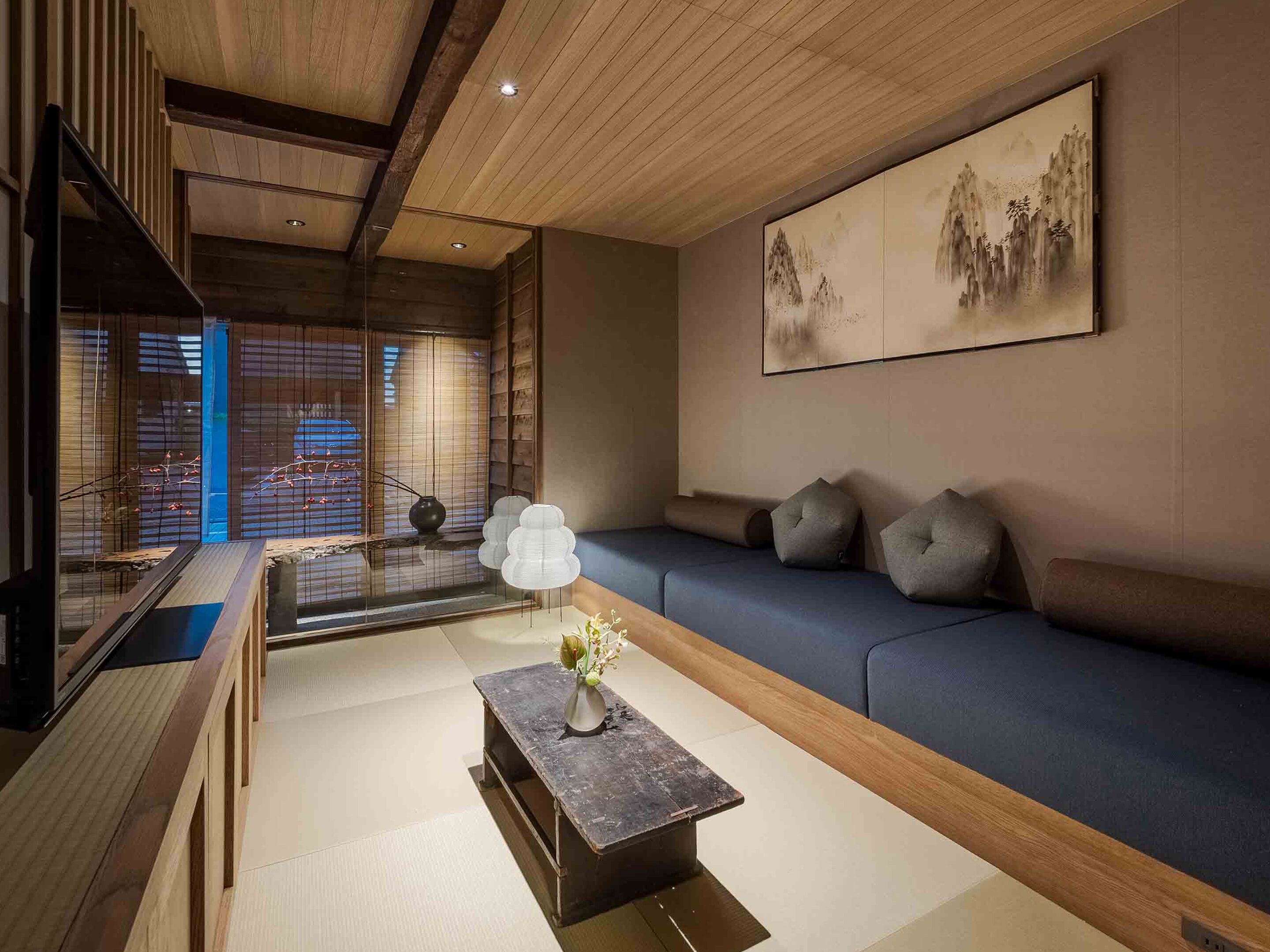 Traditional House, 4 Bedrooms, Kitchen, Garden View | Living area | 50-inch flat-screen TV with cable channels, heated floors