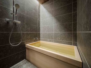 Traditional House, 4 Bedrooms, Kitchen, Garden View | Bathroom - Itose Machiya House (Kanazawa)