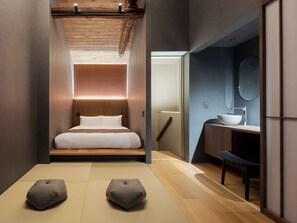Traditional House, 4 Bedrooms, Kitchen, Garden View | In-room safe, desk, laptop workspace, blackout curtains - Itose Machiya House (Kanazawa)