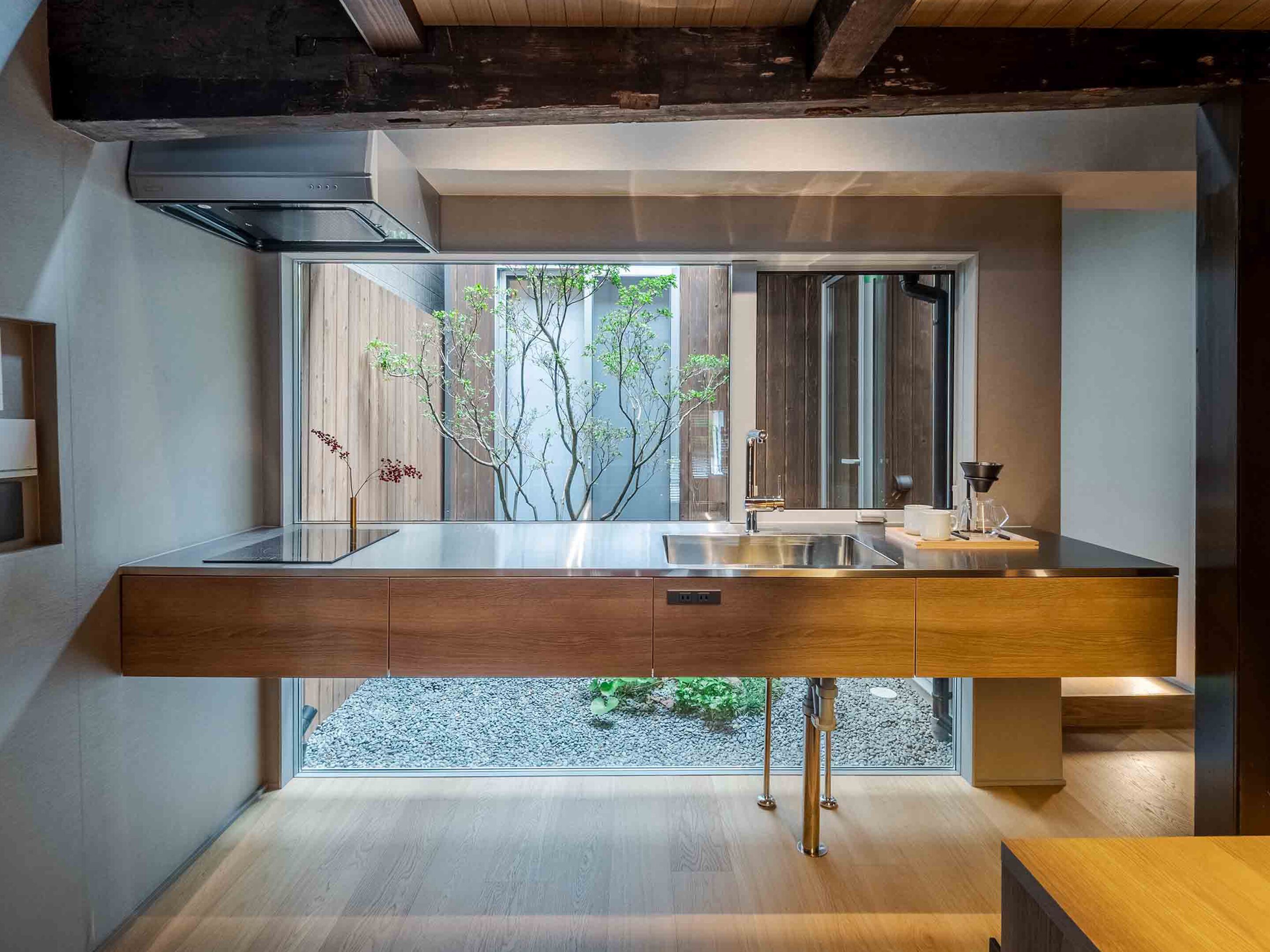 Traditional House, 4 Bedrooms, Kitchen, Garden View | Private kitchen | Fridge, microwave, stovetop, electric kettle