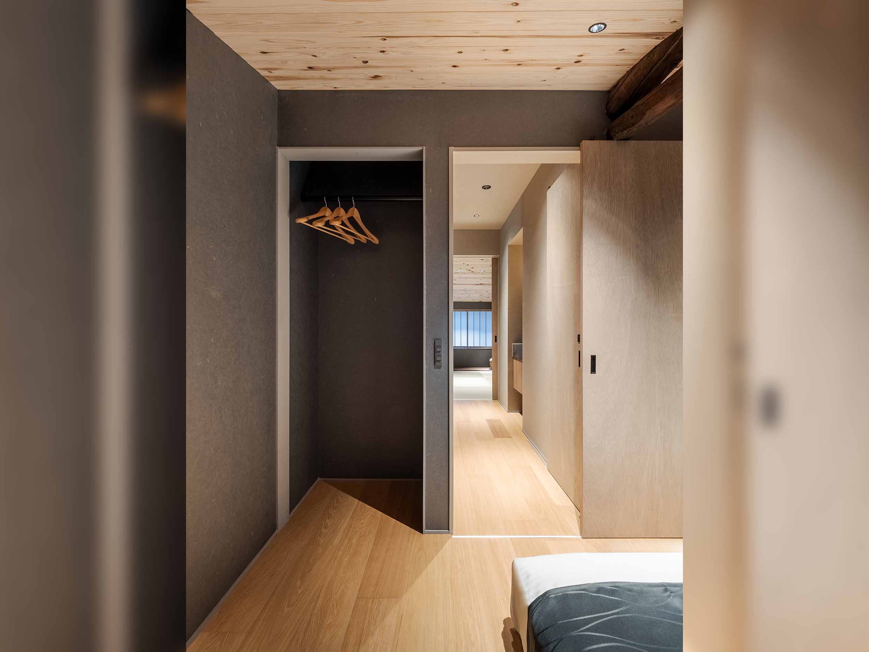 Traditional House, 4 Bedrooms, Kitchen, Garden View | In-room safe, desk, laptop workspace, blackout drapes