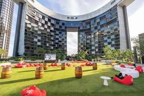 Property grounds - Queen's Wharf 1B+Study · City Breeze & Views (Brisbane City)