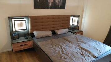 2 Schlafzimmer, Bügeleisen/Bügelbrett, WLAN, Bettwäsche