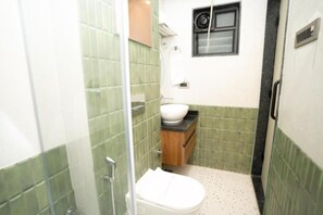 Single Room | Bathroom - Hotel Sunshine Palace (varanasi)