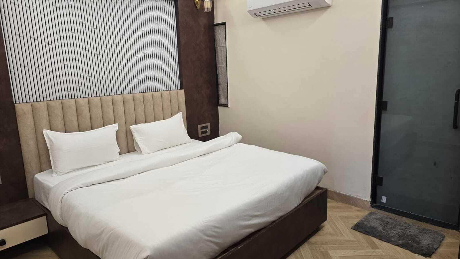 Family Room | Free WiFi