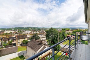 Property grounds - Apartment 'Superbe T3 Brive' with Balcony, Wi-Fi and Air Conditioning (Brive-la-Gaillarde)