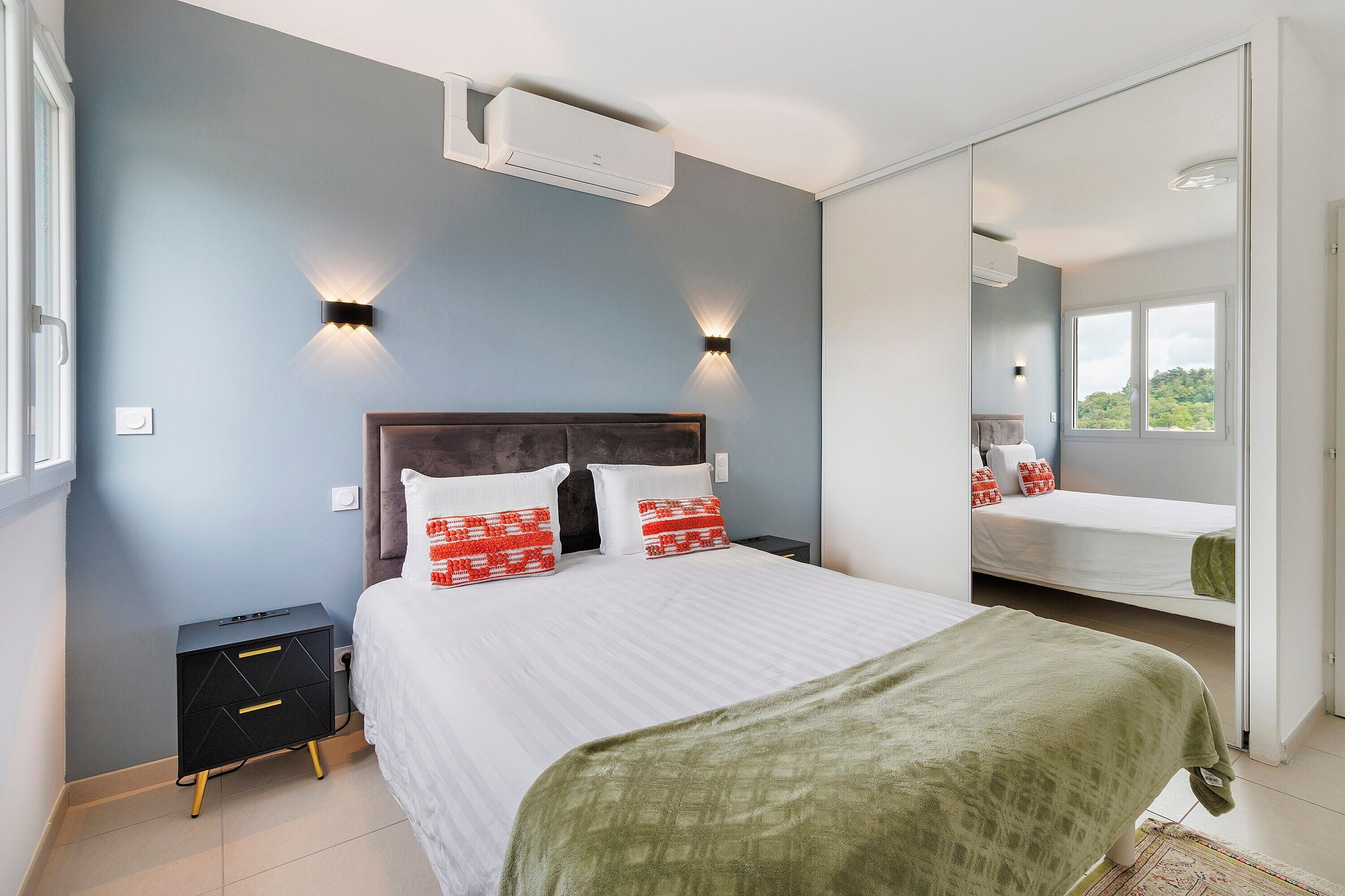 2 bedrooms, WiFi, bed sheets