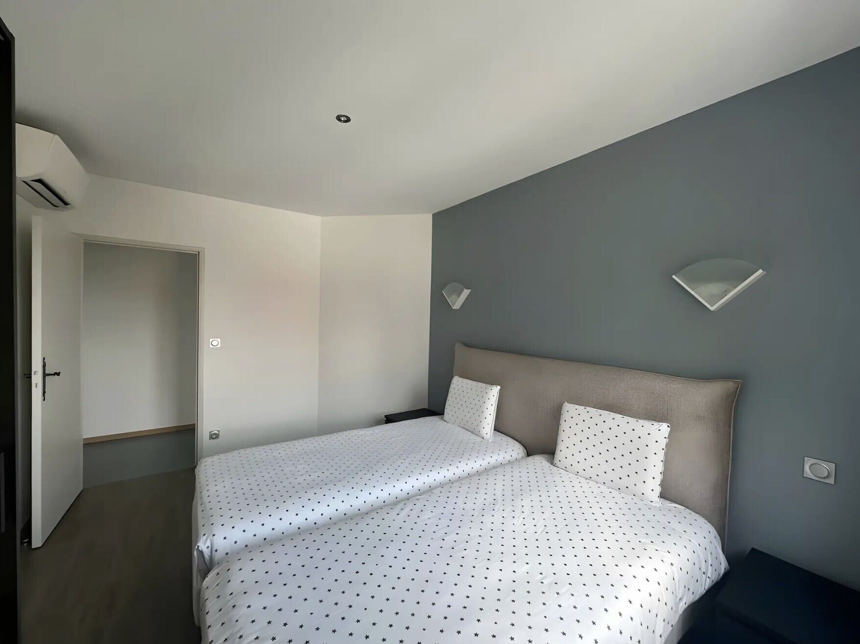 2 slaapkamers, een strijkplank/strijkijzer, wifi, beddengoed