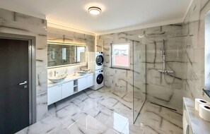 Shower, hair dryer - 4 bedroom gorgeous home in Raslina (Raslina)