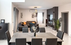 Interior - 4 bedroom gorgeous home in Raslina (Raslina)