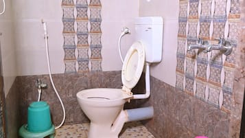 AC Deluxe Double Bed Room | Bathroom