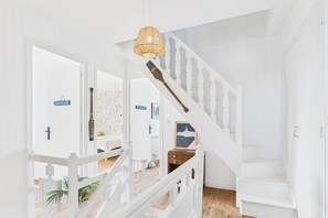 4 Schlafzimmer, Bügeleisen/Bügelbrett, kostenloses WLAN