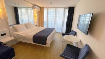 Elite Double Room | Free WiFi