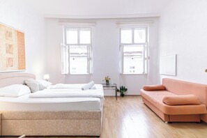 Basic Apartment | Iron/ironing board, free WiFi - Budget City Stay Ideal For Long Stay (Wien)