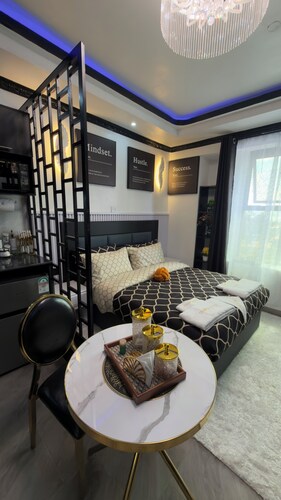 Deluxe Studio with Lake Nakuru View by CANT RUSH GREATNESS LTD