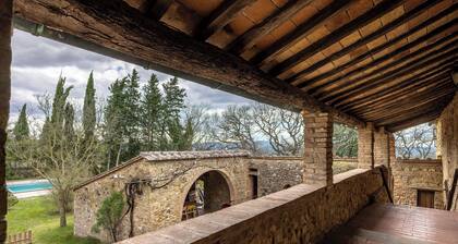 Amelia House Private Pool, Casole Elsa, Monti