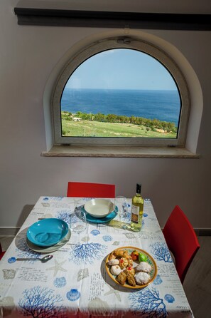 Dining - APT NINO in Villa Rosaria Vista Mare Zingaro (Scopello)