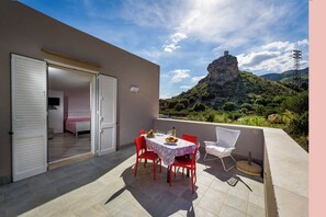 Outdoor dining - APT NINO in Villa Rosaria Vista Mare Zingaro (Scopello)