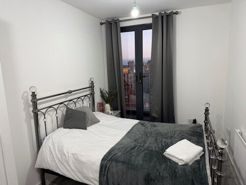 2 bedroom luxury apartment with balcony