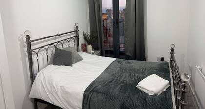 2 bedroom luxury apartment with balcony