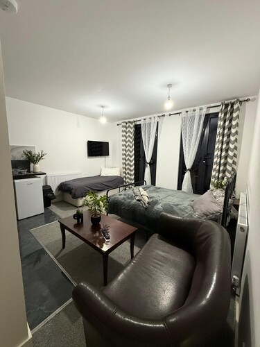 Studio Suit with balcony sleeps 3ppl