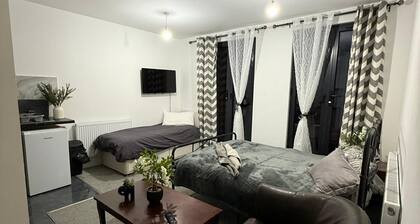 Studio Suit with balcony sleeps 3ppl