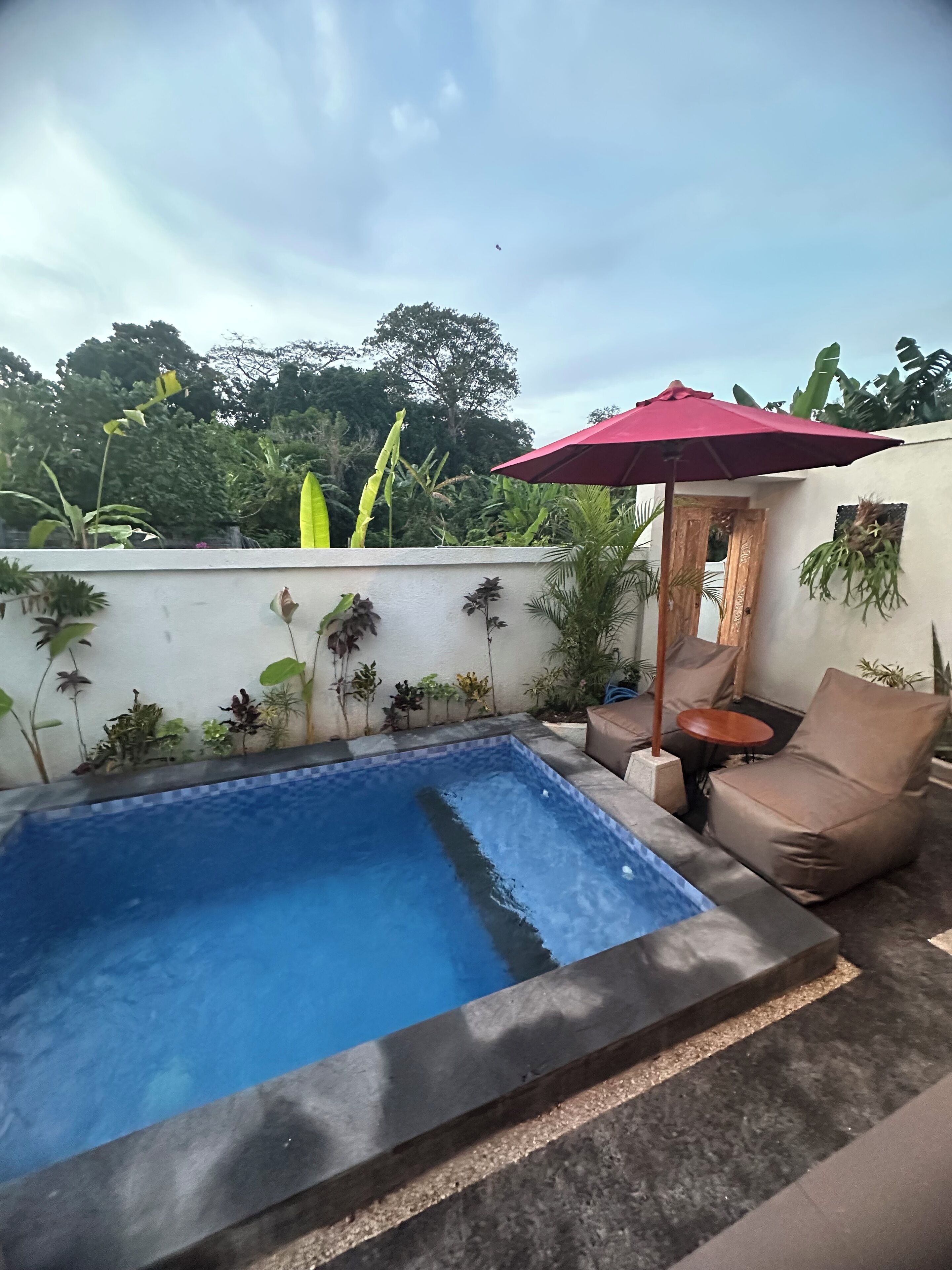 Villa, Poolblick | Schreibtisch, laptopgeeigneter Arbeitsplatz, kostenloses WLAN