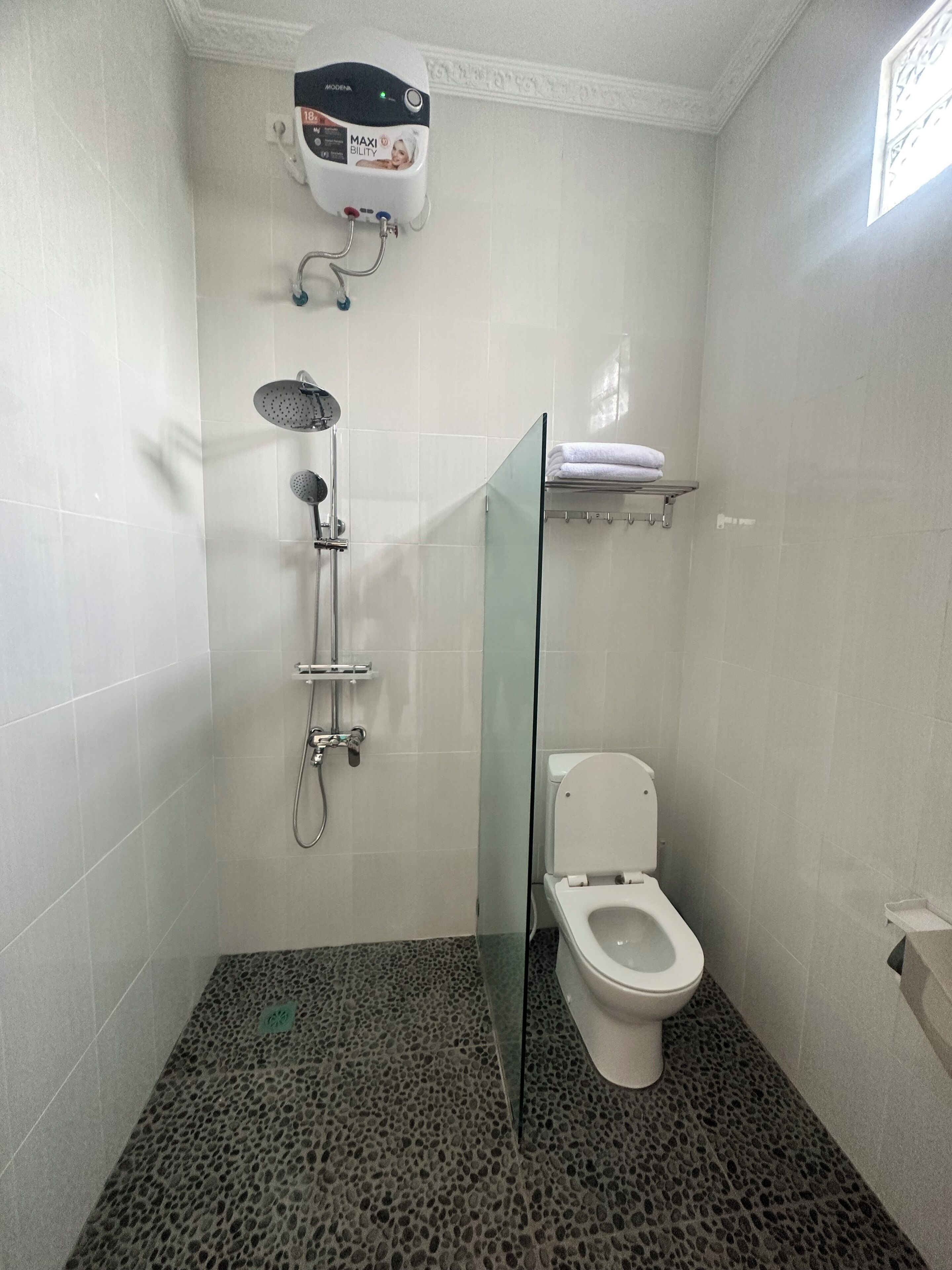 더블룸, 발코니, 정원 전망 | 욕실 | 샤워 시설, 타월, 비누, 샴푸