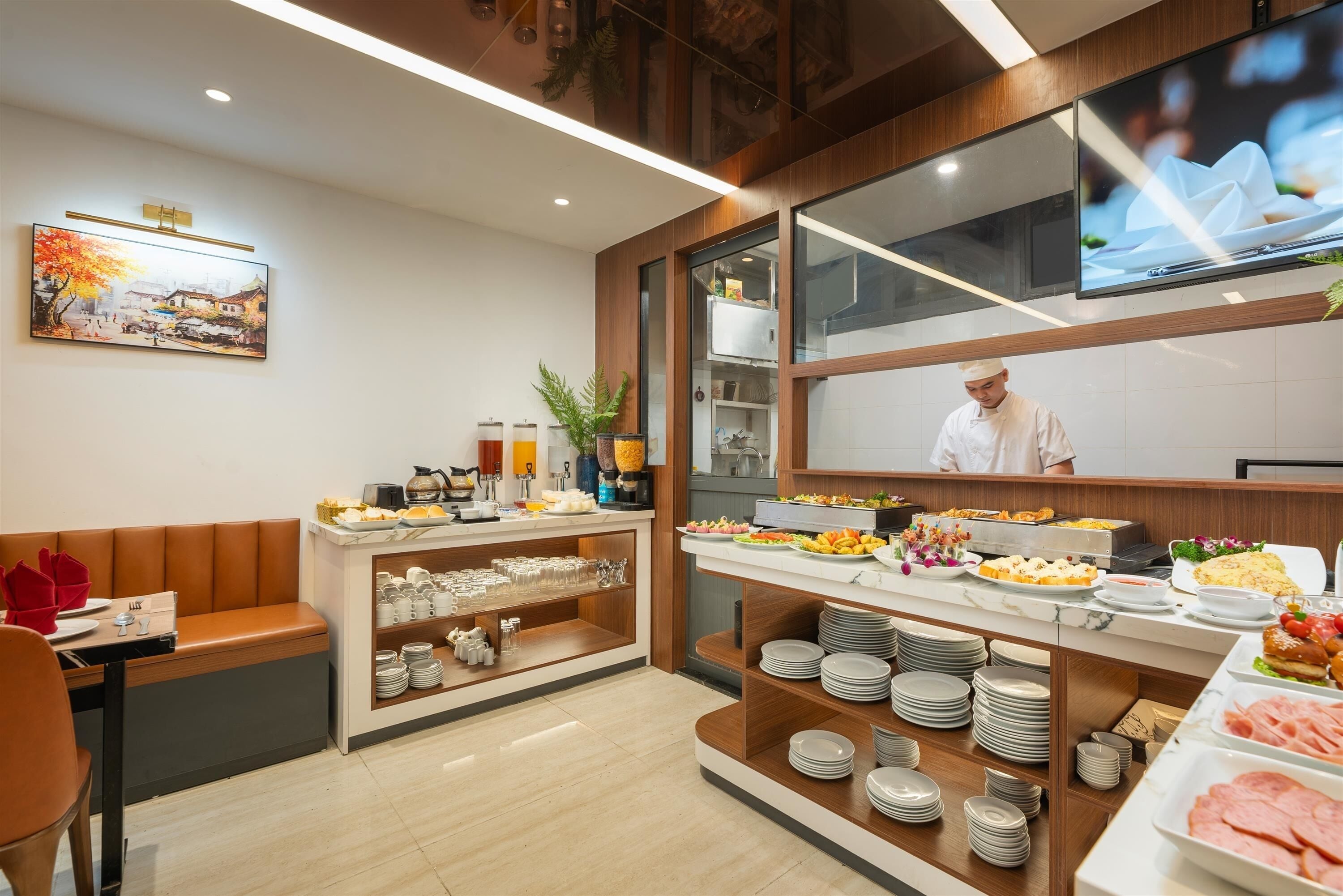 Free daily buffet breakfast 