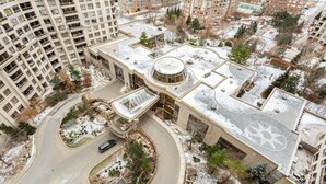 Unclassified image, 3 of 51, button - High-End 2BR/2BA Condo-Steps to Square One Mall (Mississauga)