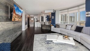 Lobby - Luxury 2BR+Den | Steps from SQ1 | Panoramic Views! (Mississauga)