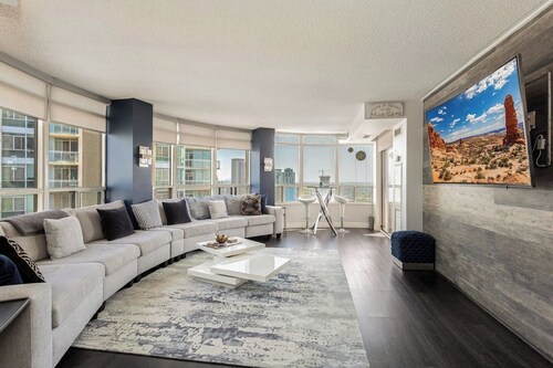 Luxury 2BR+Den | Steps from SQ1 | Panoramic Views!