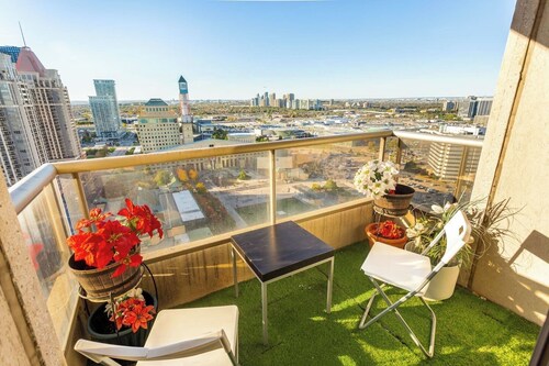 Premier SkySuite 3BR | Horizon Views + Parking
