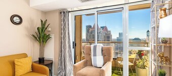 Premier SkySuite 3BR | Horizon Views + Parking