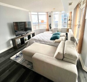 Desk, iron/ironing board, WiFi, bed sheets - Sky Retreat | 2BR-2BA High Floor | 180° City View (Mississauga)