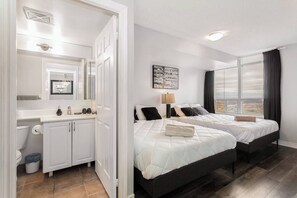 Desk, iron/ironing board, WiFi, bed sheets