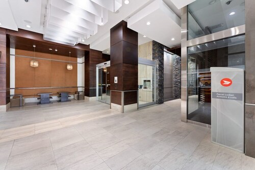 Luxurious 2BR/2BATH Condo- Steps from Square One