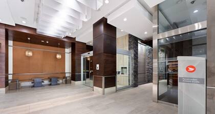 Luxurious 2BR/2BATH Condo- Steps from Square One